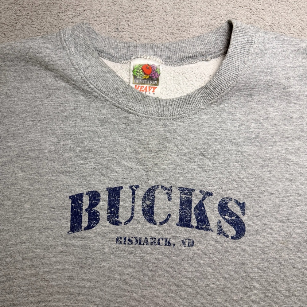 Vtg Fruit Of The Loom Crewneck Sweatshirt Men’s Large Gray Bucks Bismarck, ND - Picture 2 of 8